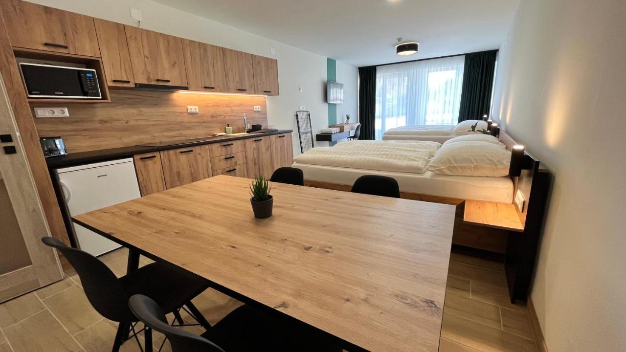 Rezidex Apartmanhaz Сегед Екстериор снимка